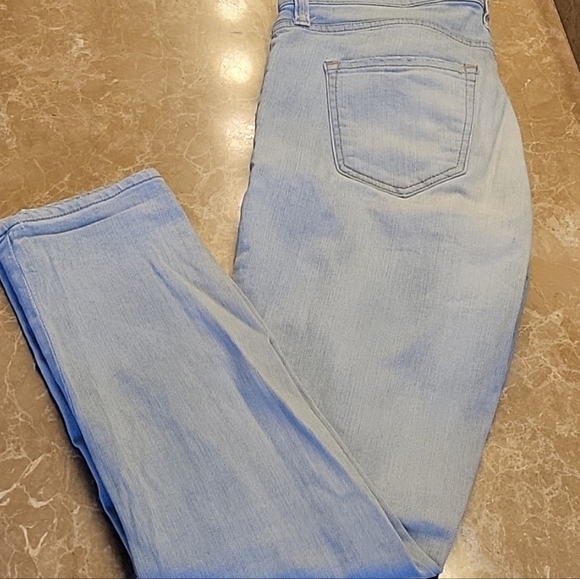 Express Distressed Relaxed Fit Girlfriend Jean, Sz 4 - Picture 7 of 16